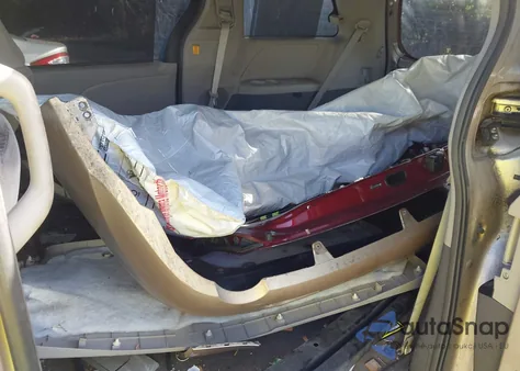 2012 Toyota Sienna Le V6 8 Passenger z USA, uszkodzony, nr VIN 5TDKK3DC3CS255879